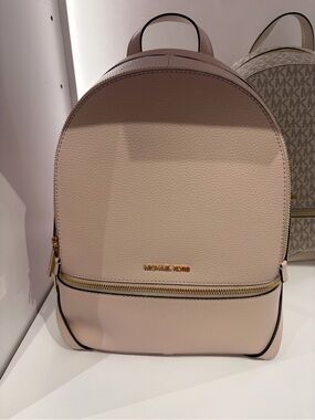 Michael Kors Rhea Backpack Medium cream new with tag